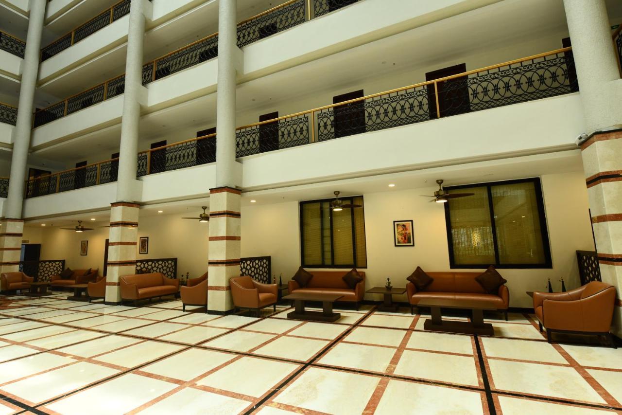 Rns One Hotell Subrahmanya Exteriör bild